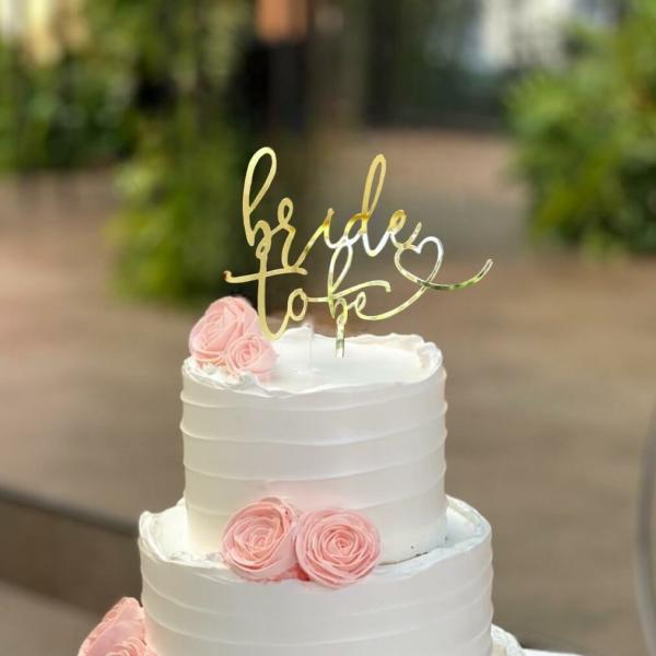 Acrylic Gold ‘Bride To Be’ Heart Cake Topper  |   Bride To Be