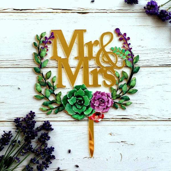 Acrylic ‘Mr & Mrs’ Floral Wreath Cake Topper – Gold Mirror  |   Floral Wreath