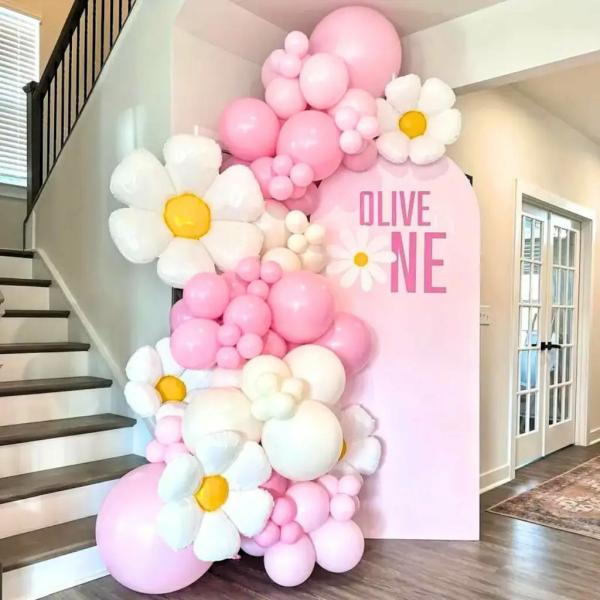 Pastel Pink & White Daisy Balloon Garland Kit 117Pk  |   Balloon Garlands