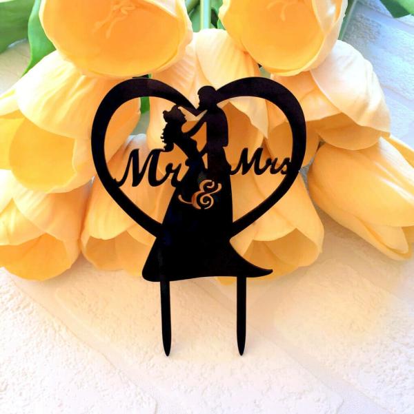 Silhouette Couple Hugging Mr And Mrs Heart Shaped Cake Topper  |   Wedding