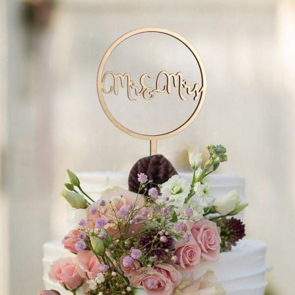 Wooden ‘Mr And Mrs’ Loop Cake Topper  |   Wedding